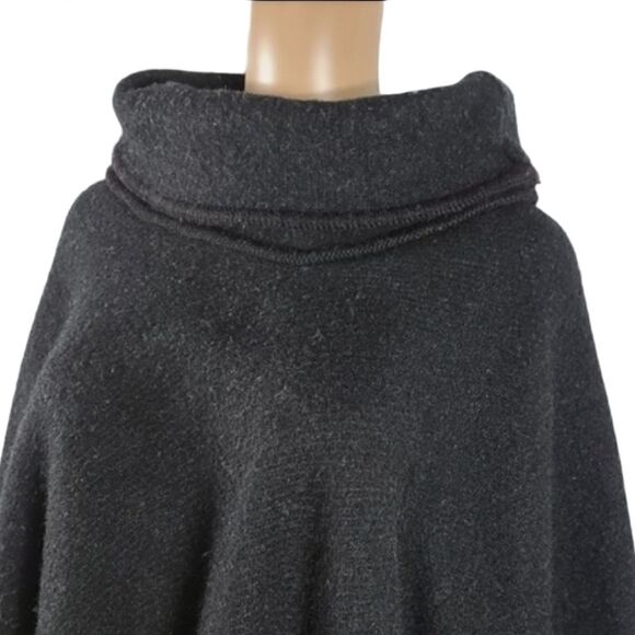 Vintage Maine Maid Design Funnelneck Black Poncho - Picture 4 of 6